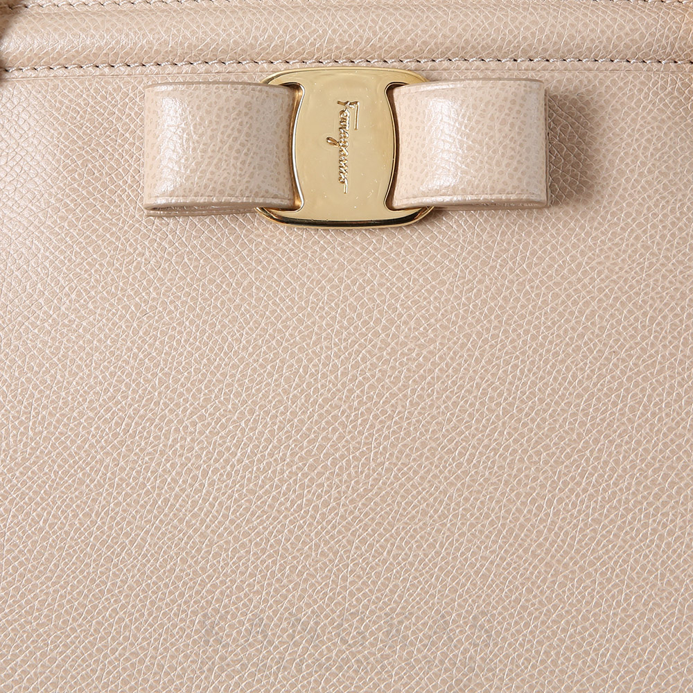 FERRAGAMO(USED)페레가모 바라리본 레더 체인백